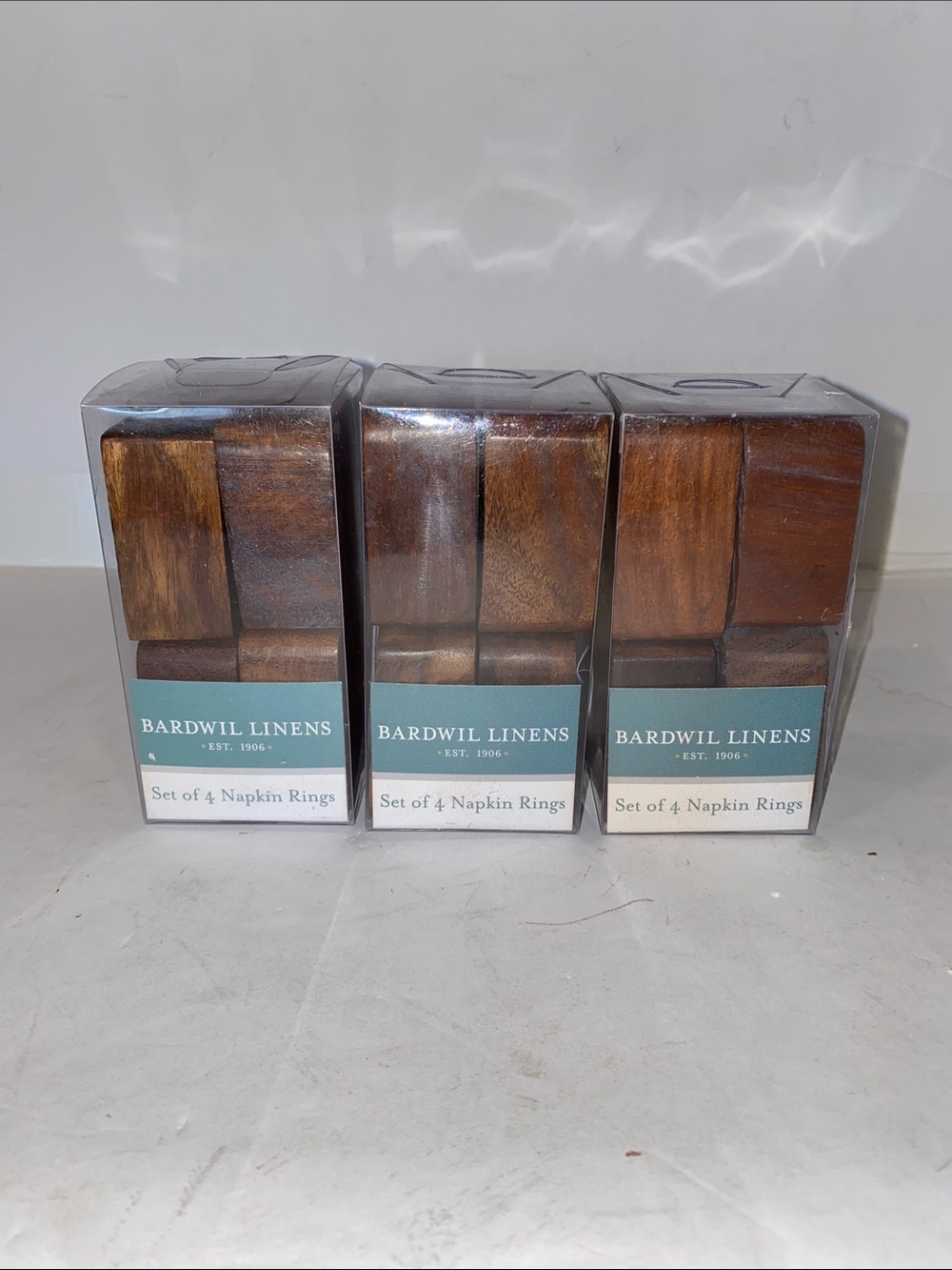 NIOP Bardwil Linens Wooden Napkin Rings - Brown 12 (3 Sets of 4)
